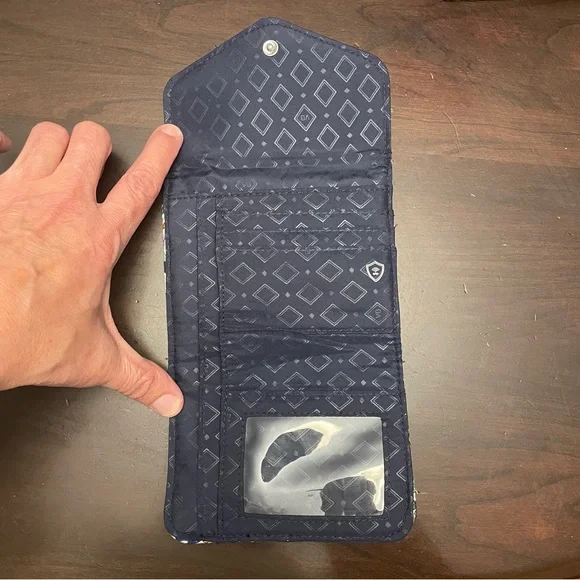 Vera Bradley Euro Wallet Lisbon Medallion RFID Trifold Snap Close Travel Compact - Picture 5 of 14